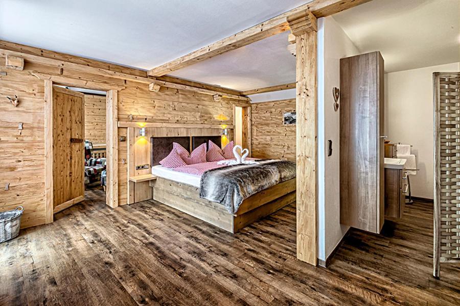 Almhotel Gruensteinblick Кёнигсзе Экстерьер фото